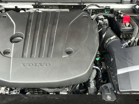 Certified 2025 Volvo XC60 B5 Core AWD/4WD image 31