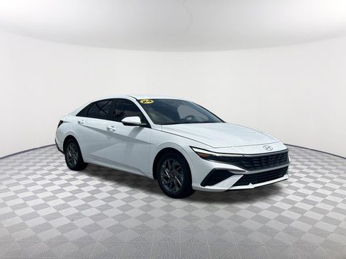 Used 2024 Hyundai Elantra SEL FWD image 29