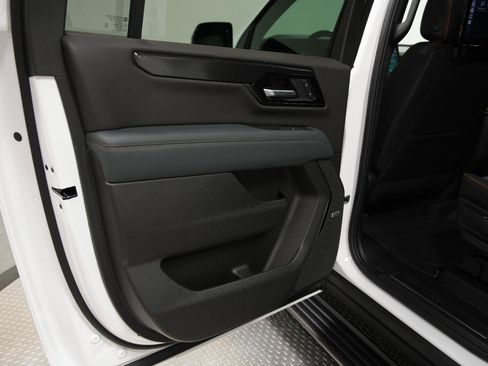 New 2026 GMC Yukon XL AT4 w/ AT4 Premium Plus Package AWD/4WD image 22