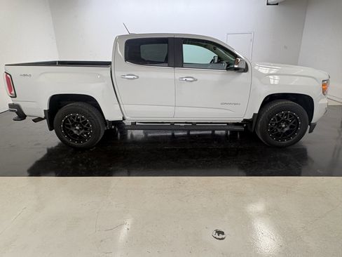 Used 2015 GMC Canyon SLT image 16