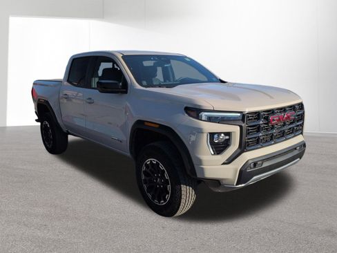 Used 2026 GMC Canyon AT4 image 3