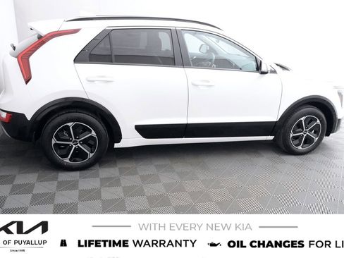 New 2026 Kia Niro FWD image 4