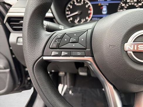 Used 2024 Nissan Altima 2.5 SV image 15