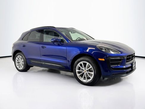 Certified 2026 Porsche Macan AWD/4WD image 7