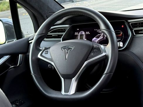 Used 2018 Tesla Model X 75D AWD/4WD image 14
