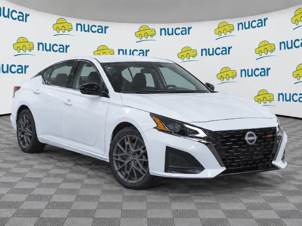 Used 2025 Nissan Altima 2.5 SR FWD image 1