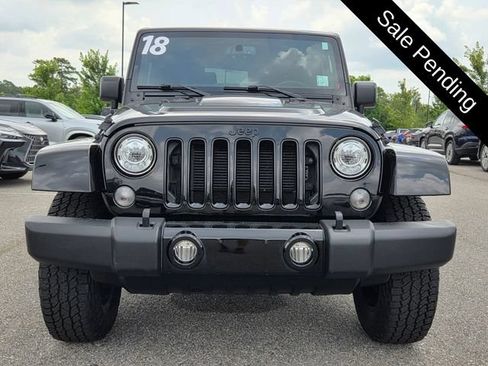 Used 2018 Jeep Wrangler Sahara AWD/4WD image 8