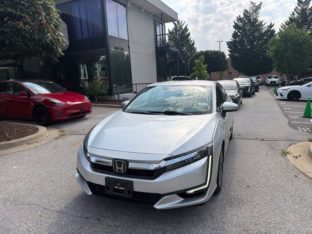 Used 2018 Honda Clarity Touring image 2