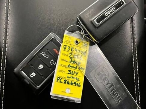 Used 2023 Jeep Grand Cherokee Limited RWD image 22