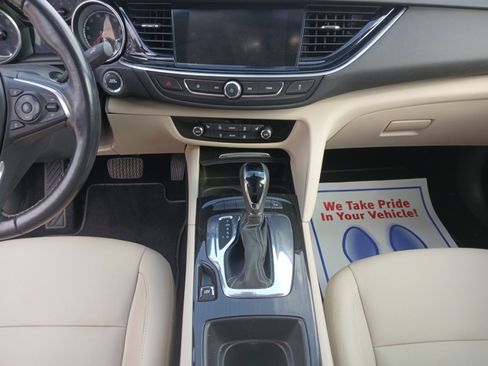 Used 2018 Buick Regal Essence w/ Driver Confidence Package #1 FWD image 11