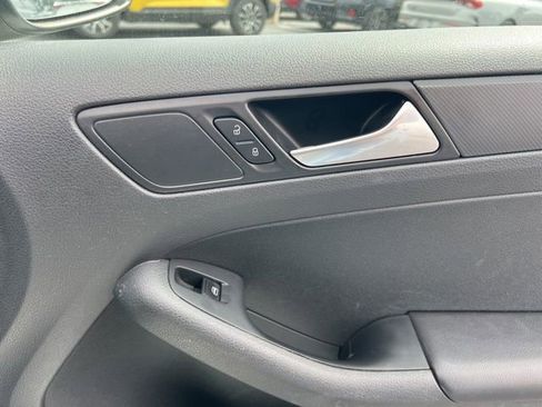 Used 2016 Volkswagen Jetta S image 29