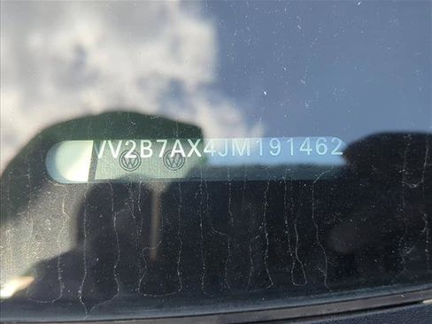 Used 2018 Volkswagen Tiguan SE w/ Panoramic Sunroof Package AWD/4WD image 2