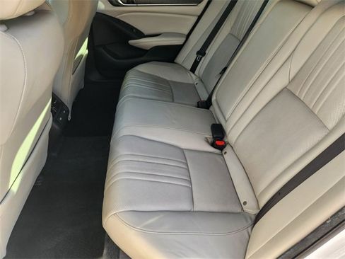 Certified 2022 Honda Accord Touring image 12