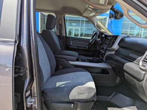 Used 2020 RAM 2500 Big Horn w/ Level 1 Equipment Group AWD/4WD image 39
