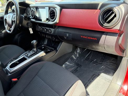 Certified 2018 Toyota Tacoma SR5 RWD image 18