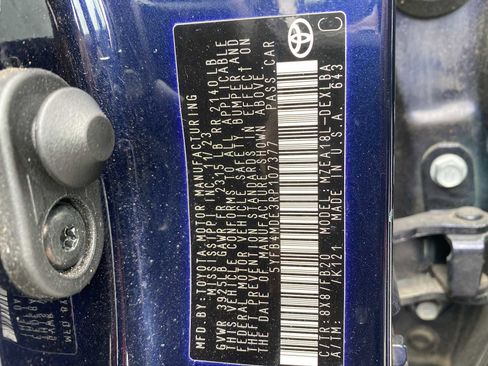 Used 2024 Toyota Corolla LE image 32