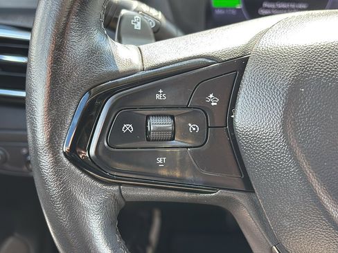 Used 2022 Chevrolet Bolt EUV LT w/ Convenience Package image 14