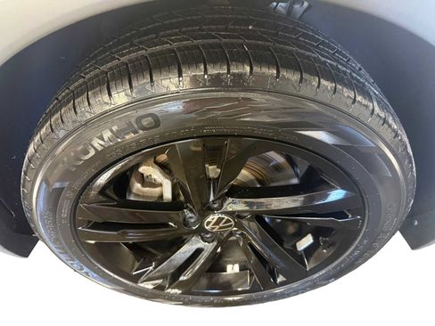 Certified 2023 Volkswagen Tiguan SE R-Line AWD/4WD image 8