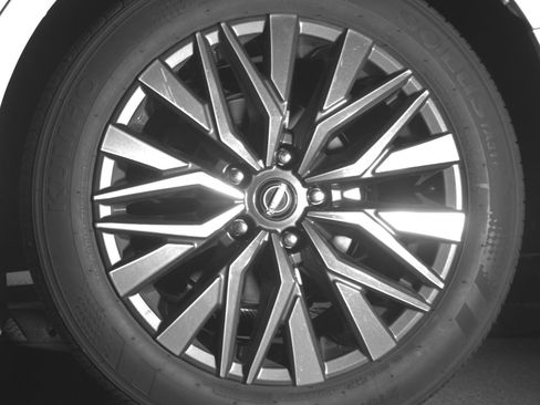 Used 2025 Nissan Altima 2.5 SV FWD image 14