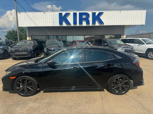 Used 2017 Honda Civic Sport image 2