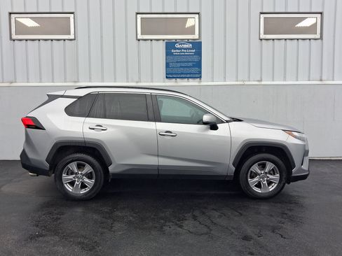 Used 2022 Toyota RAV4 XLE w/ Convenience Package AWD/4WD image 9