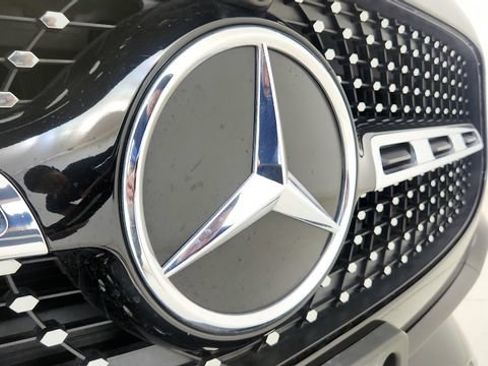 Used 2023 Mercedes-Benz GLA 250 image 32