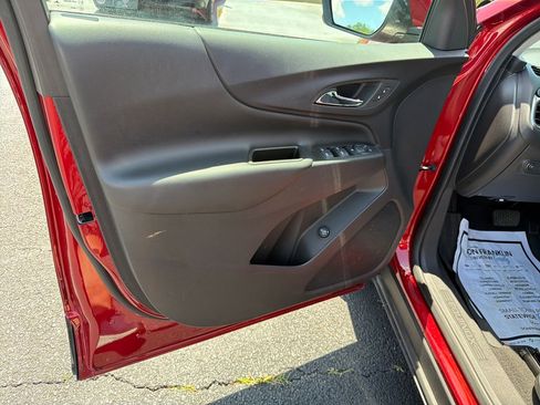 Used 2023 Chevrolet Equinox LT FWD image 12