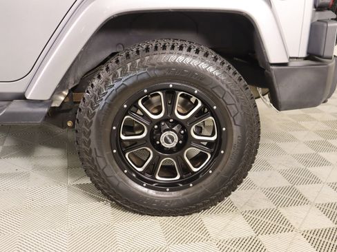 Used 2015 Jeep Wrangler Unlimited Sahara w/ Connectivity Group image 16