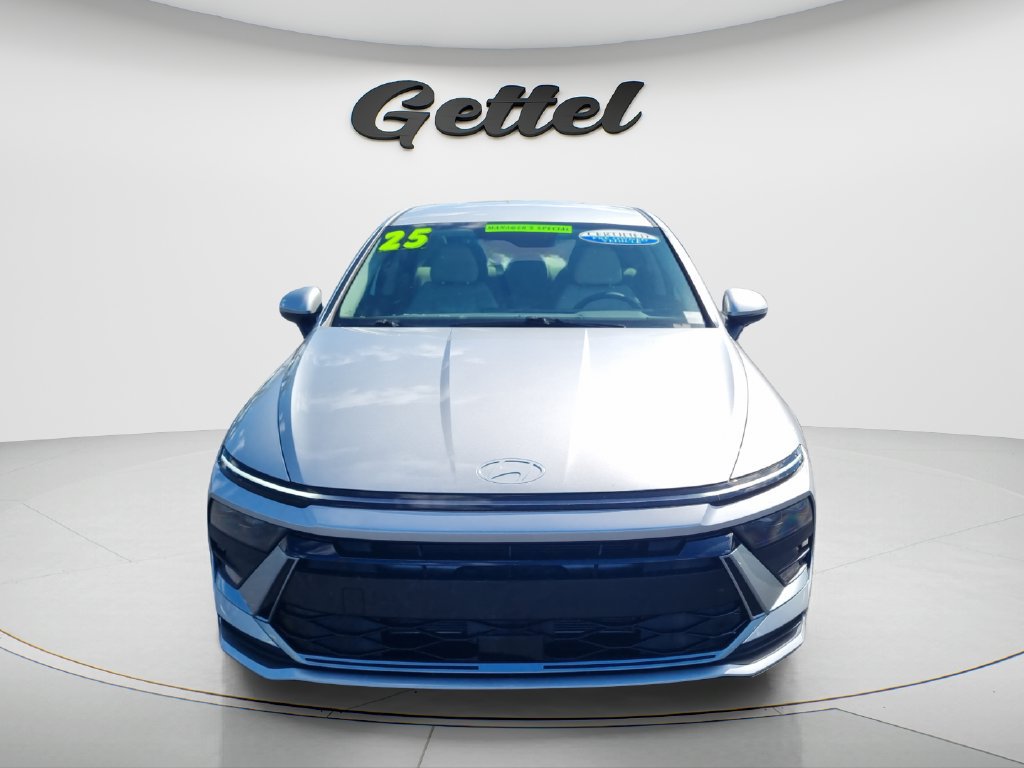 Certified 2025 Hyundai Sonata SE FWD image 2