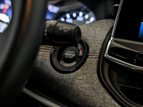 Used 2022 Jeep Compass Latitude w/ Sun and Sound Group AWD/4WD image 21