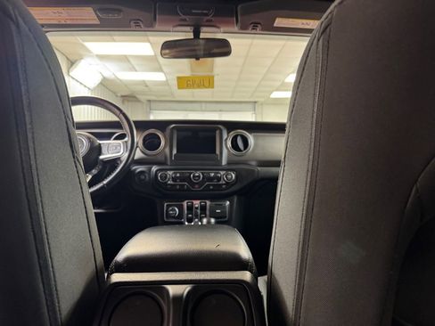Used 2019 Jeep Wrangler Unlimited Sahara AWD/4WD image 20