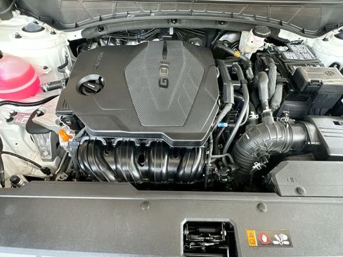 Used 2025 Hyundai Tucson SE FWD image 12