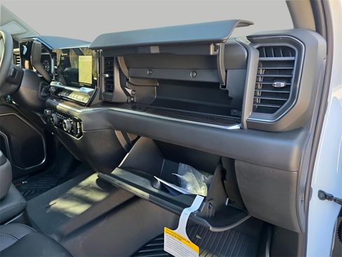 New 2026 Chevrolet Silverado 2500 LT w/ Texas Edition image 23