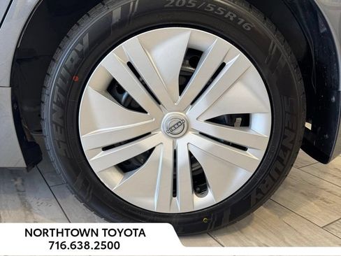 Used 2024 Nissan Leaf S FWD image 11
