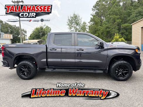 Used 2022 Chevrolet Silverado 1500 LT Trail Boss w/ LPO, Dark Essentials Package AWD/4WD image 2