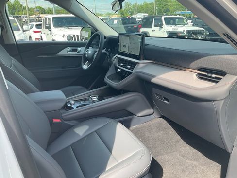 New 2026 Ford Explorer Active w/ Active Comfort Package RWD image 11