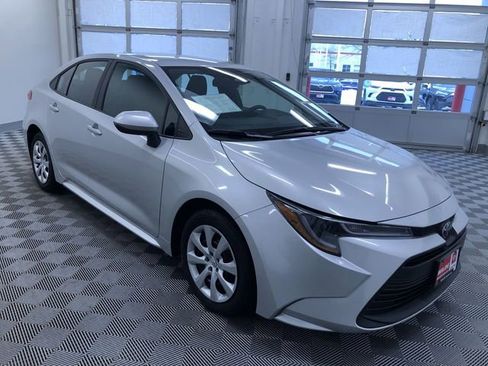 Used 2025 Toyota Corolla LE image 35