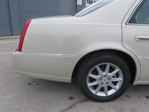 Used 2010 Cadillac DTS Luxury FWD image 43