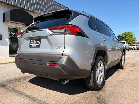 Used 2019 Toyota RAV4 XLE w/ Convenience Package AWD/4WD image 7