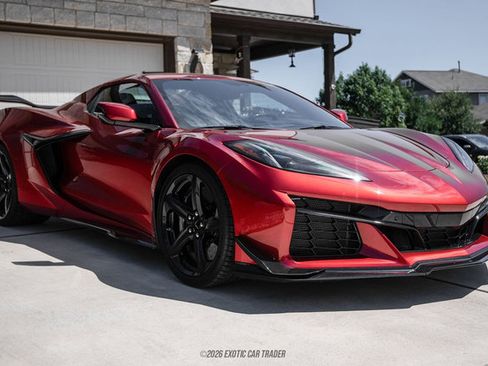 Used 2023 Chevrolet Corvette Z06 w/ Z07 Performance Package RWD image 18