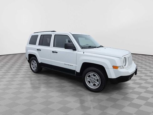 Used 2013 Jeep Patriot Sport FWD image 2