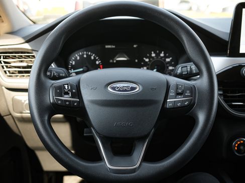 Used 2020 Ford Escape SE image 19