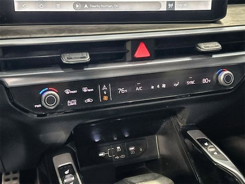 Used 2024 Kia Sorento SX Prestige image 22