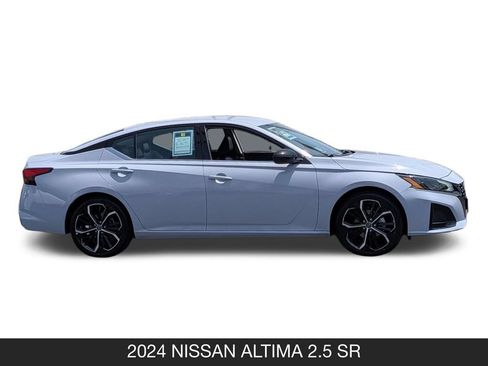 Used 2024 Nissan Altima 2.5 SR FWD image 6