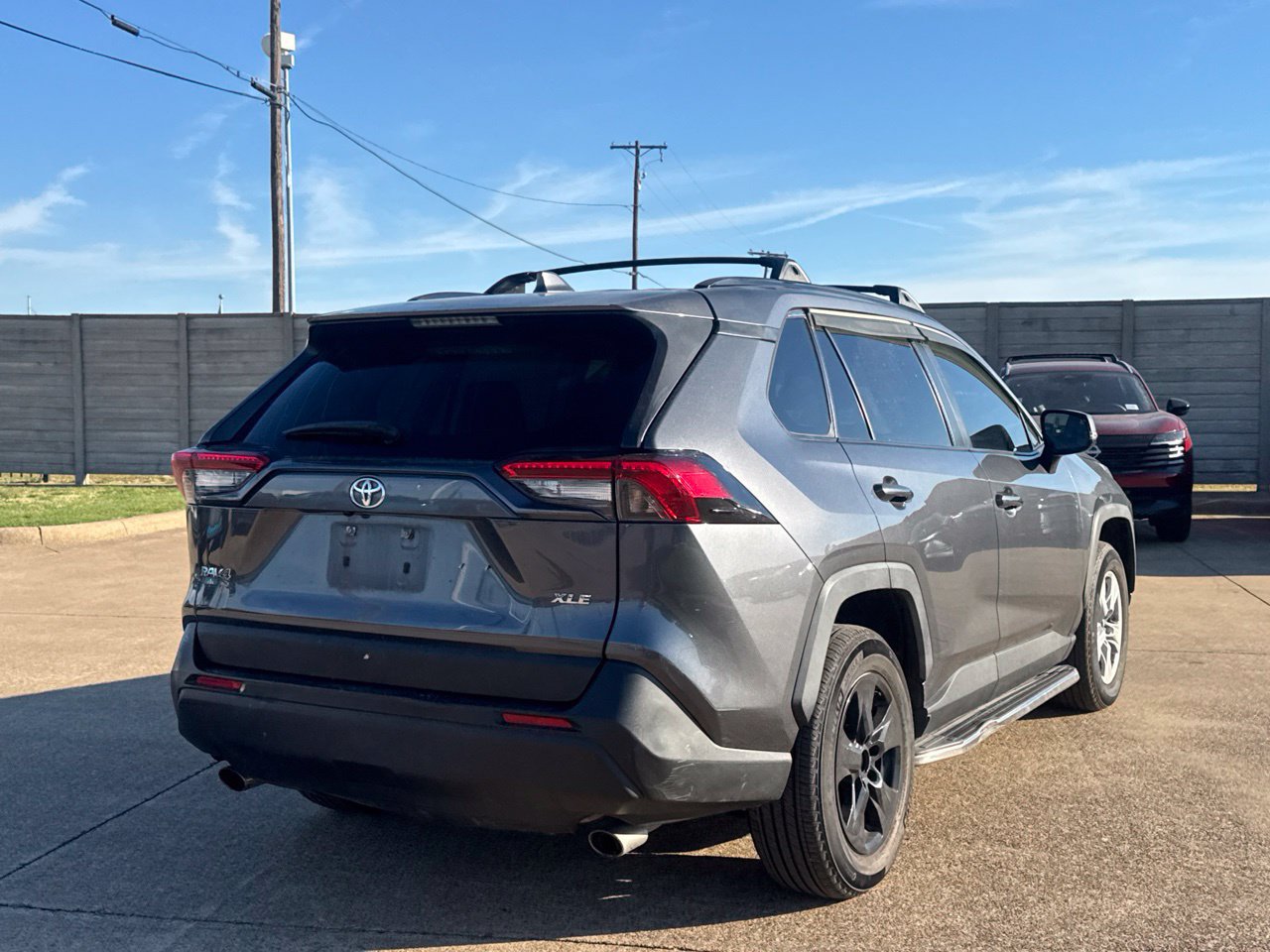 Used 2019 Toyota RAV4 XLE FWD image 24