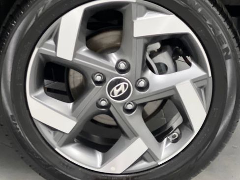 Used 2025 Hyundai Venue SEL FWD image 64