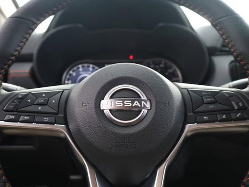 New 2025 Nissan Versa SR w/ Trunk Package image 9