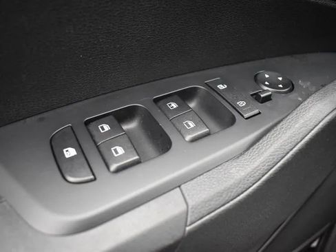 Used 2025 Kia Sportage LX image 21