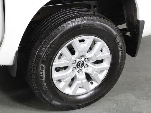 Certified 2023 Nissan Frontier SV w/ Tow Package image 12