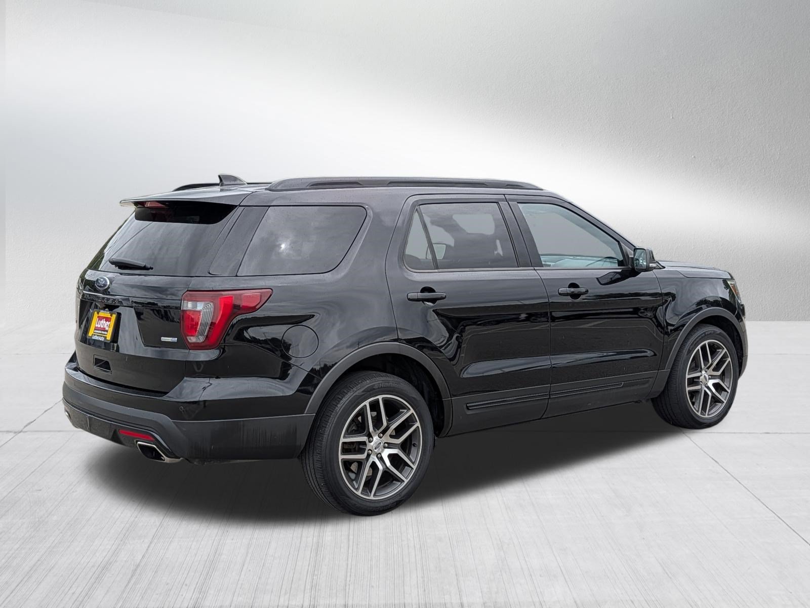 Used 2017 Ford Explorer Sport w/ Equipment Group 401A AWD/4WD image 7